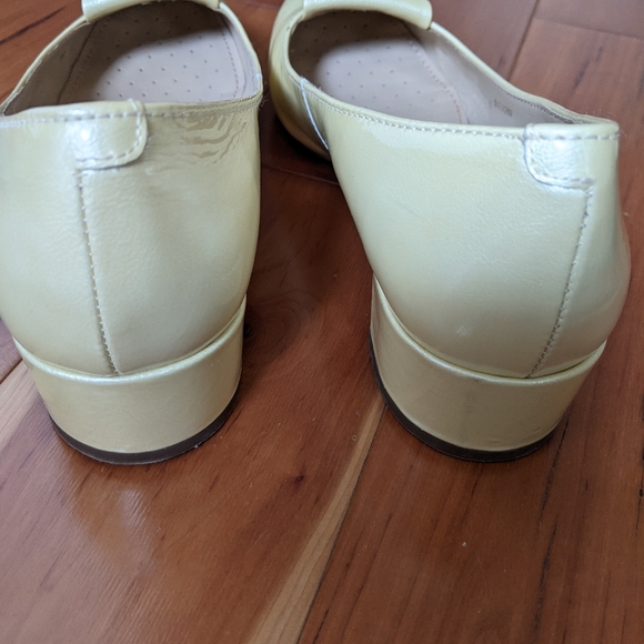 Butter yellow Geox shoes - Picture 2 of 5